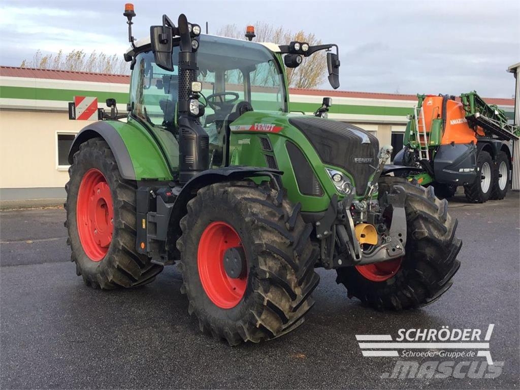 Fendt 724 VARIO GEN6 PROFI PLUS Traktoren