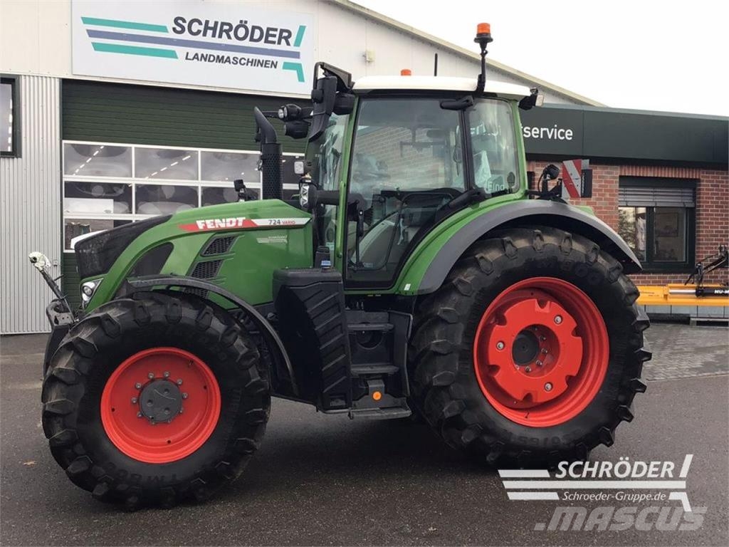 Fendt 724 VARIO GEN6 PROFI PLUS Traktoren