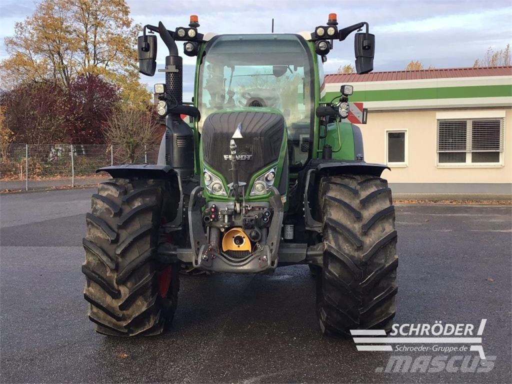 Fendt 724 VARIO GEN6 PROFI PLUS Traktoren