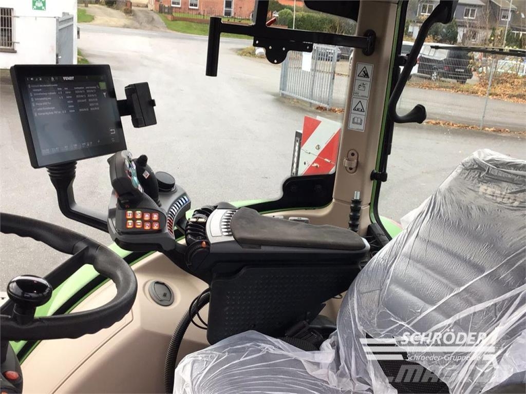 Fendt 724 VARIO GEN6 PROFI PLUS Traktoren