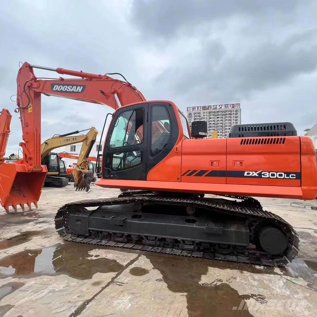 Doosan DX 300 LC Гусеничні екскаватори