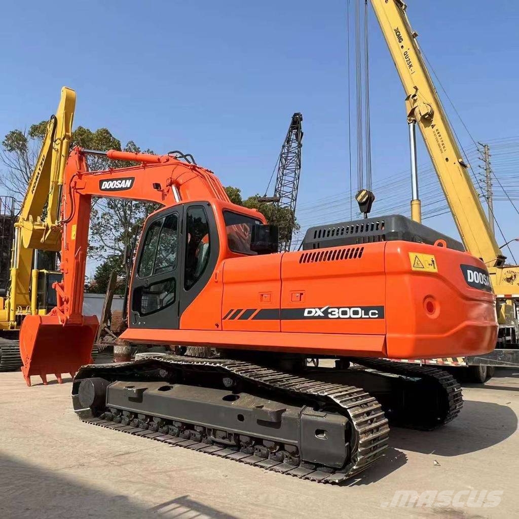 Doosan DX 300 LC Гусеничні екскаватори