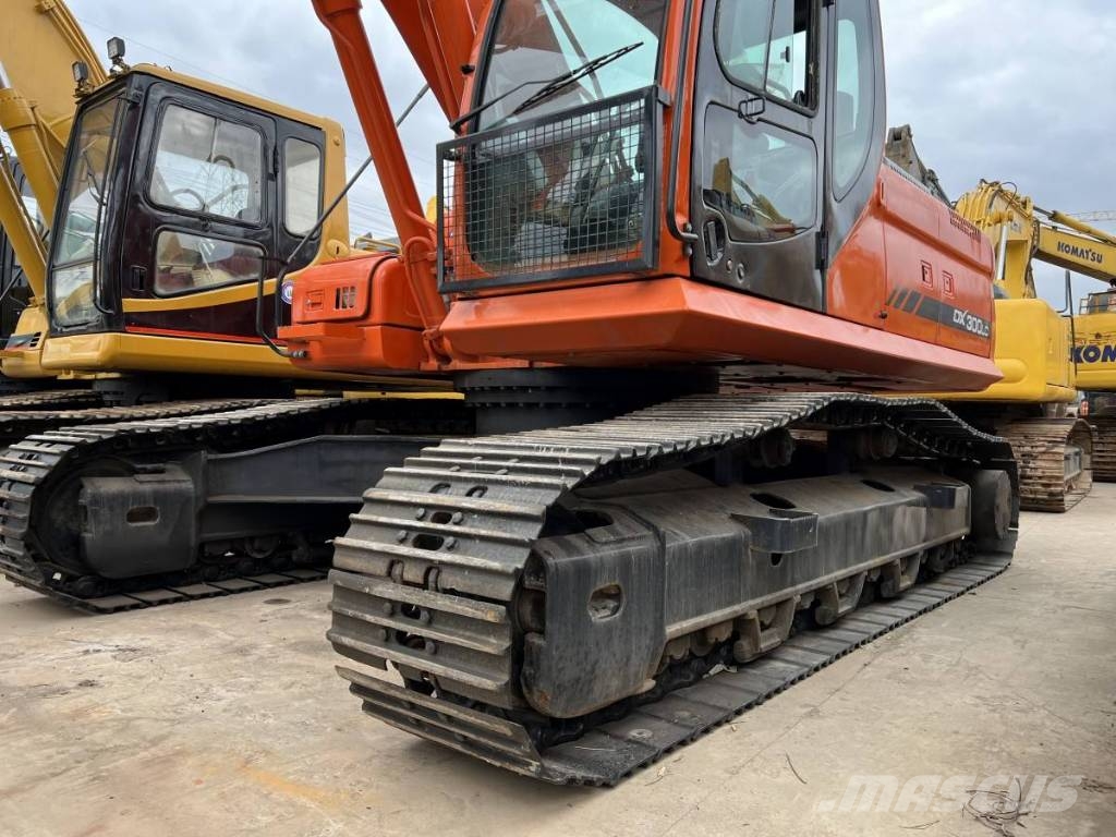 Doosan DX 300 LC Гусеничні екскаватори