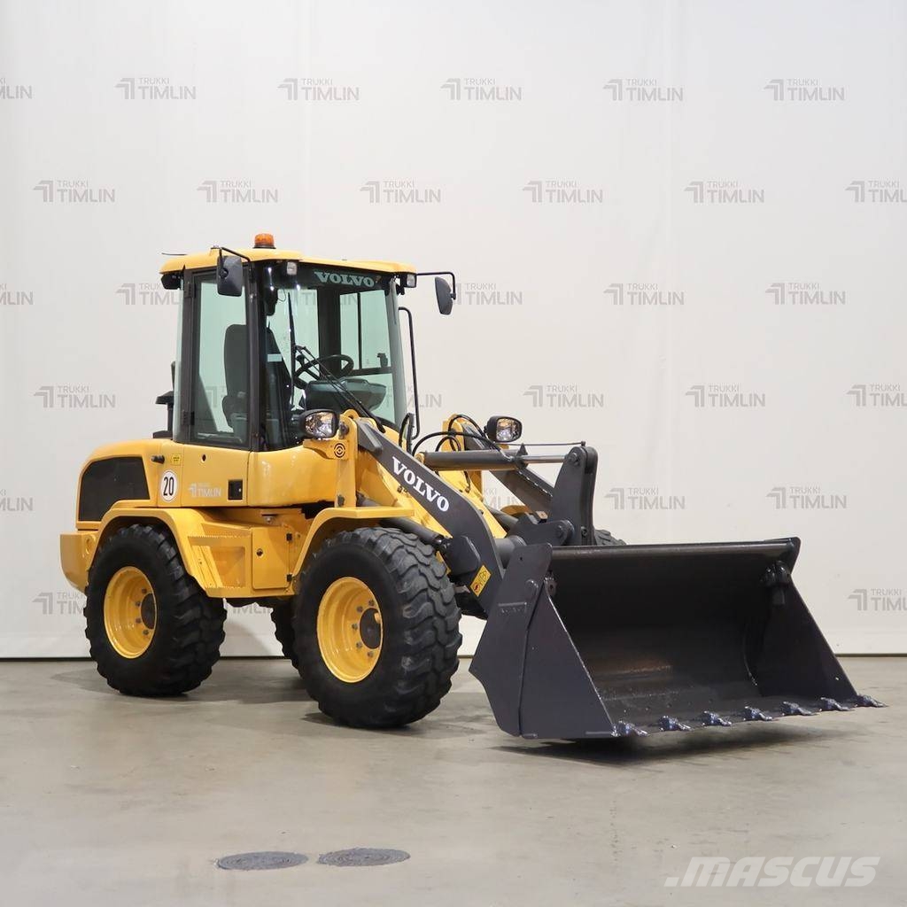Volvo L30G Iekrāvēji uz riteņiem