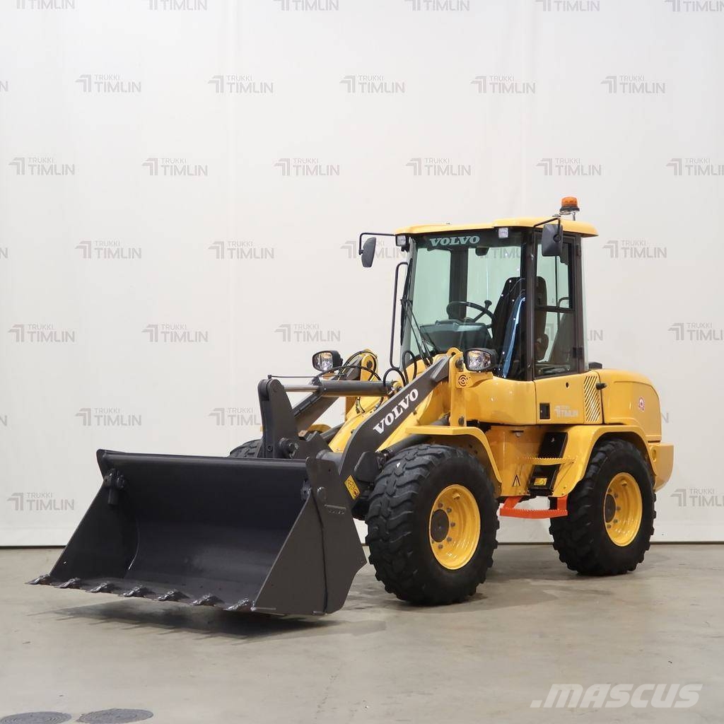 Volvo L30G Iekrāvēji uz riteņiem