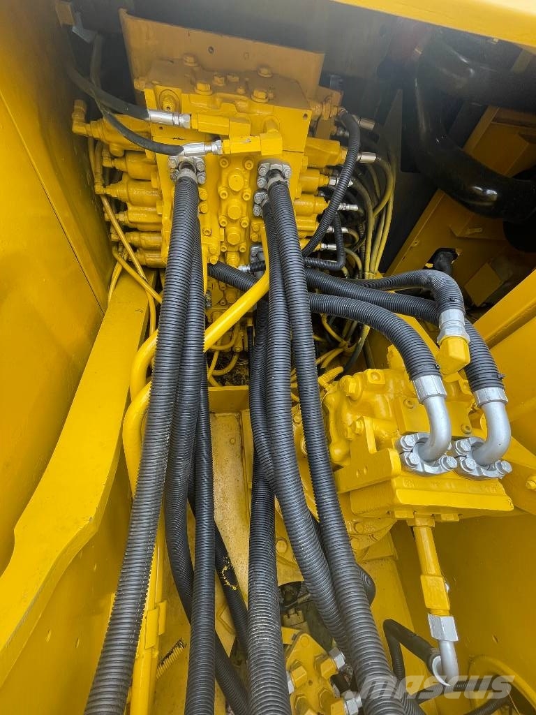Komatsu PC 200-7 中型挖土機/掘鑿機/挖掘機 7t-12t