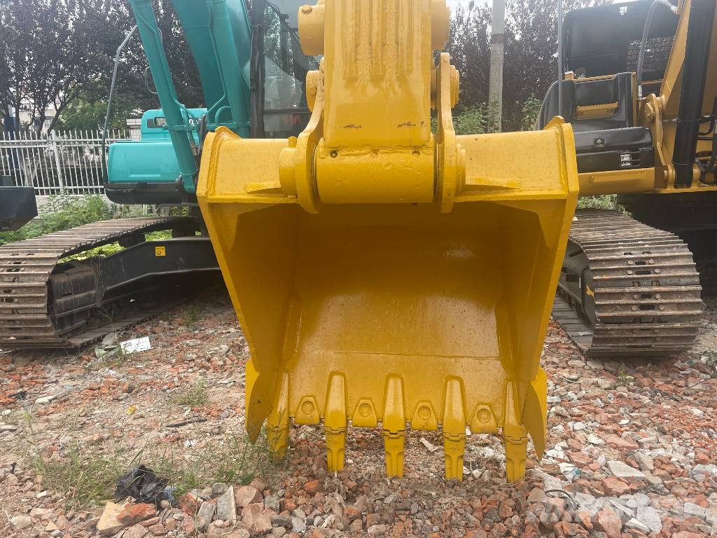 Komatsu PC 200-7 中型挖土機/掘鑿機/挖掘機 7t-12t