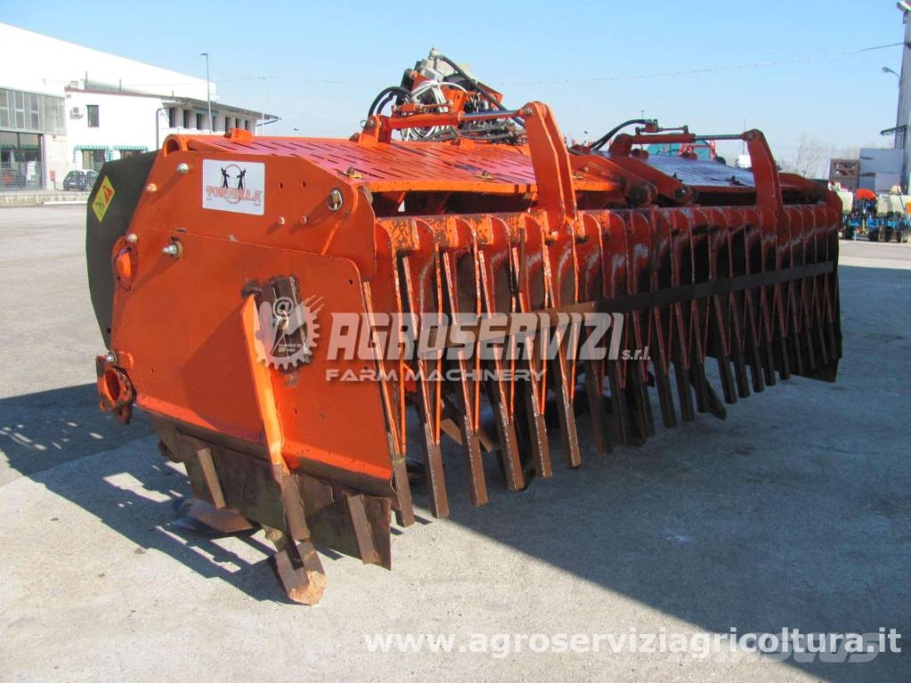 Tortella VANGATRICE TORTELLA MOD. 505-350 (ANNO 2004) Otras máquinas y aperos de labranza