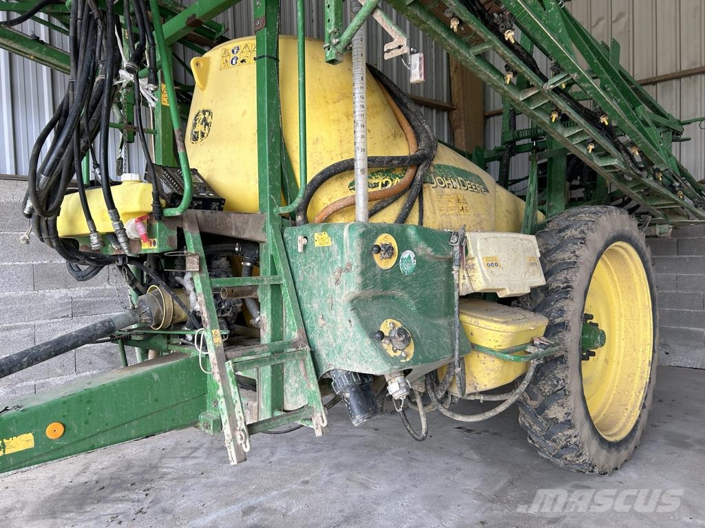 John Deere 724 Trailed sprayers
