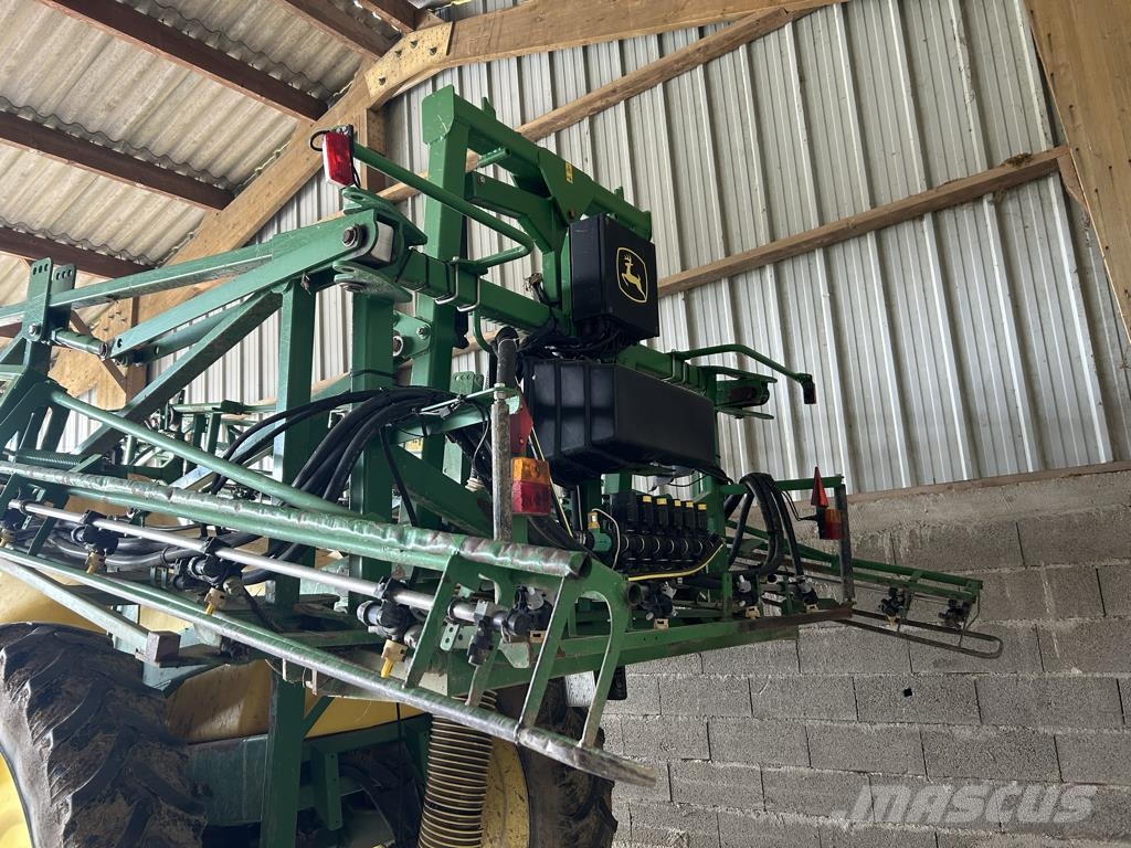 John Deere 724 Vučene prskalice