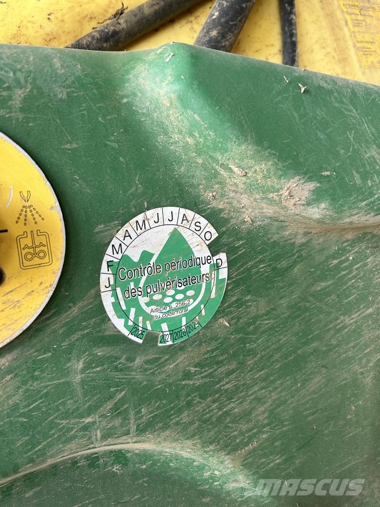 John Deere 724 牽引型スプレイヤー
