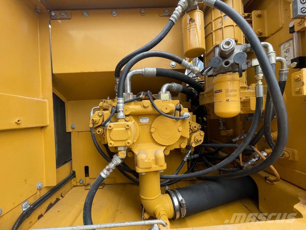 CAT 323 D Bagri goseničarji