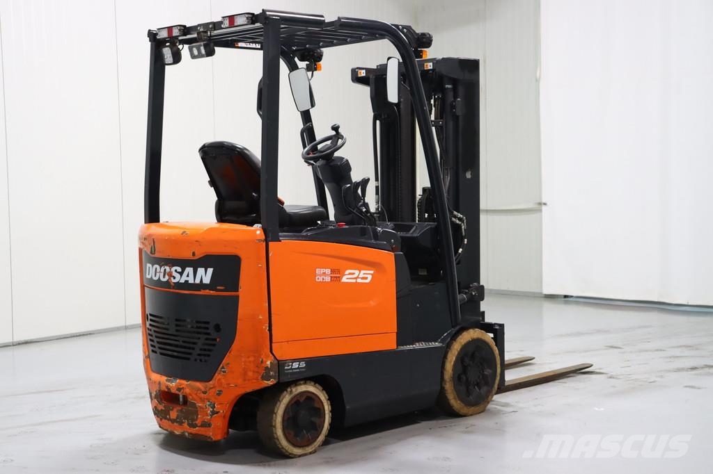 Doosan BC25S-7 전동 지게차