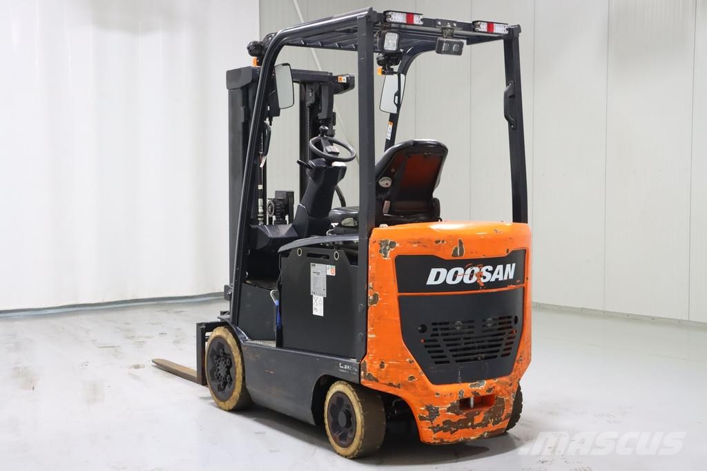 Doosan BC25S-7 전동 지게차