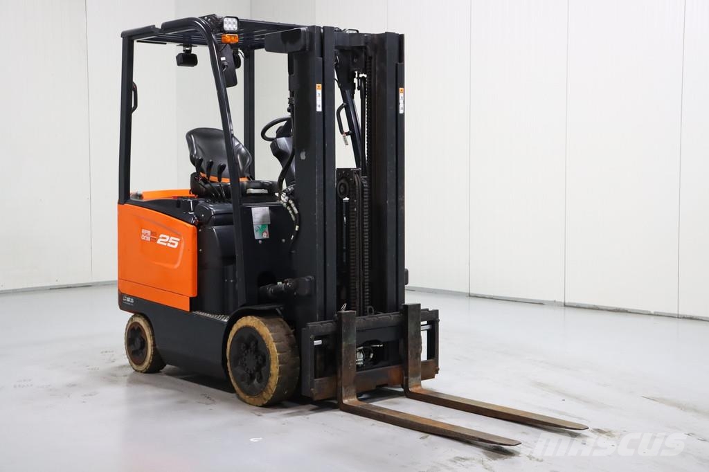 Doosan BC25S-7 전동 지게차