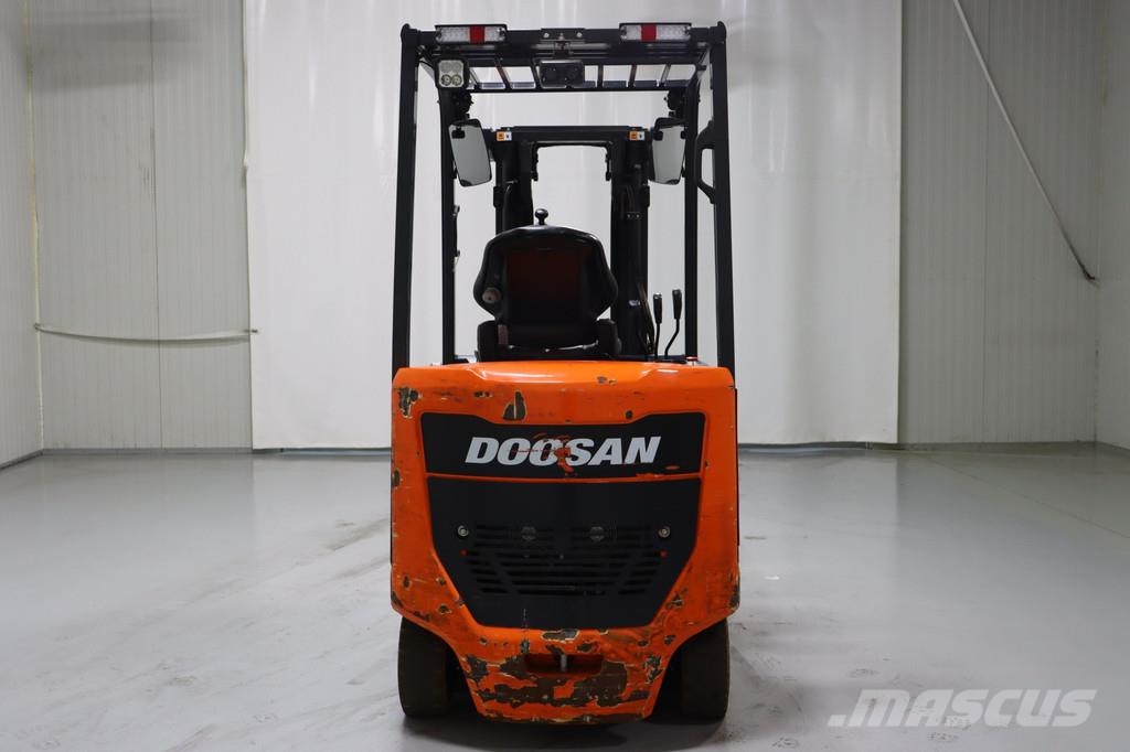 Doosan BC25S-7 전동 지게차