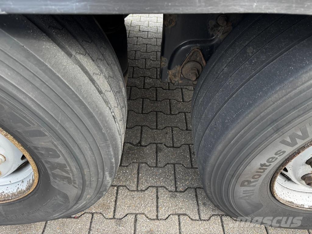 Krone Schuifzeil-Dak / SAF-Disc / Code XL / Huckepack نصف مقطورات بباب جانبي