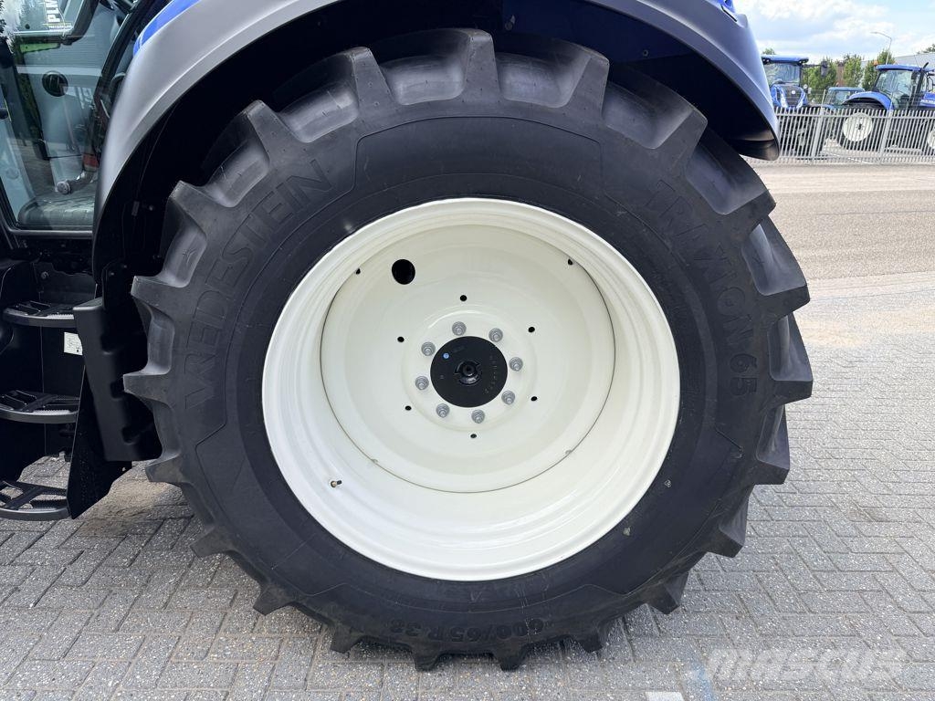 New Holland T5.140 AC Stage V Trattori