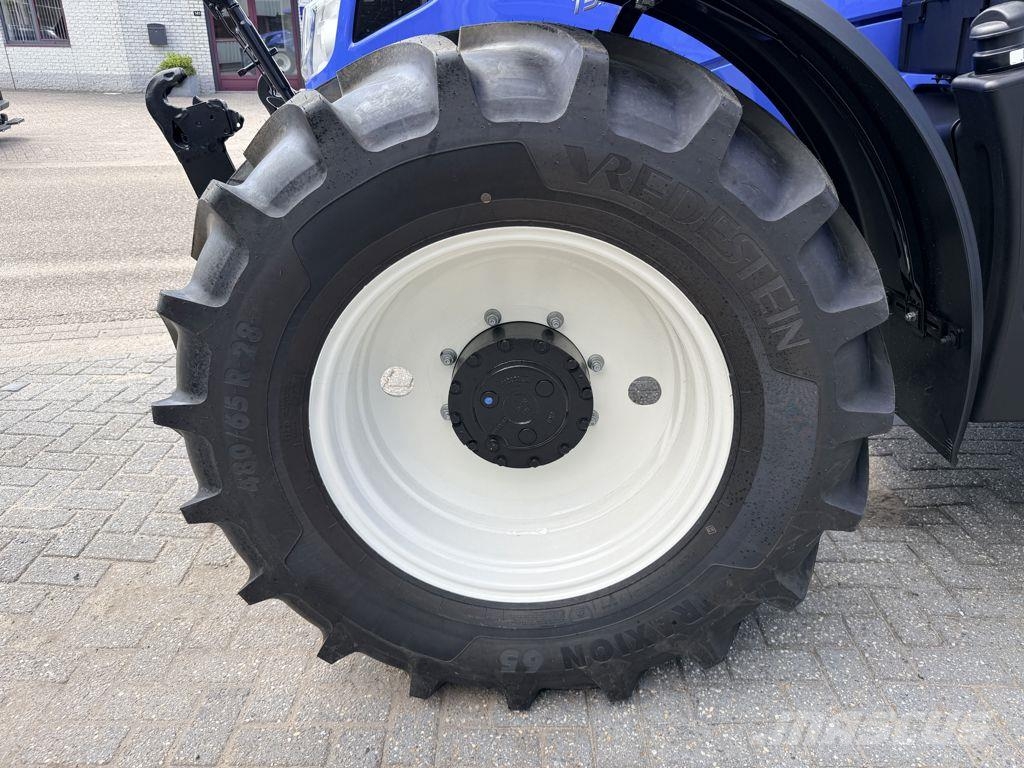 New Holland T5.140 AC Stage V Trattori