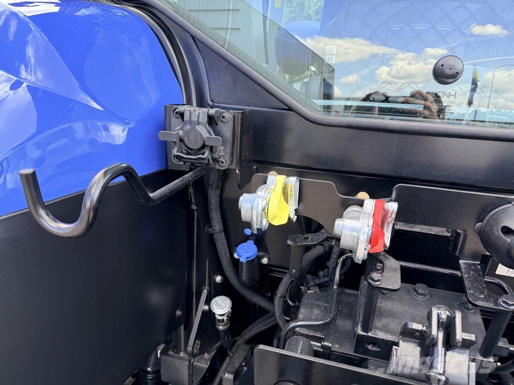 New Holland T5.140 AC Stage V Trattori
