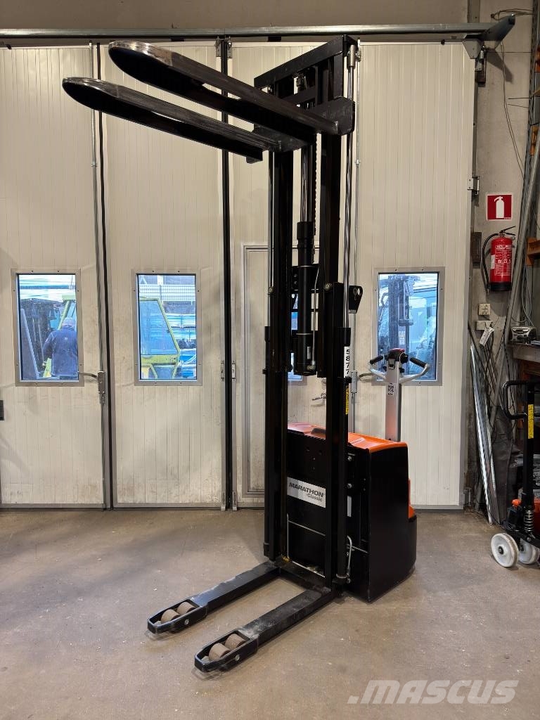 Rocla SWS16 Pedestrian stacker