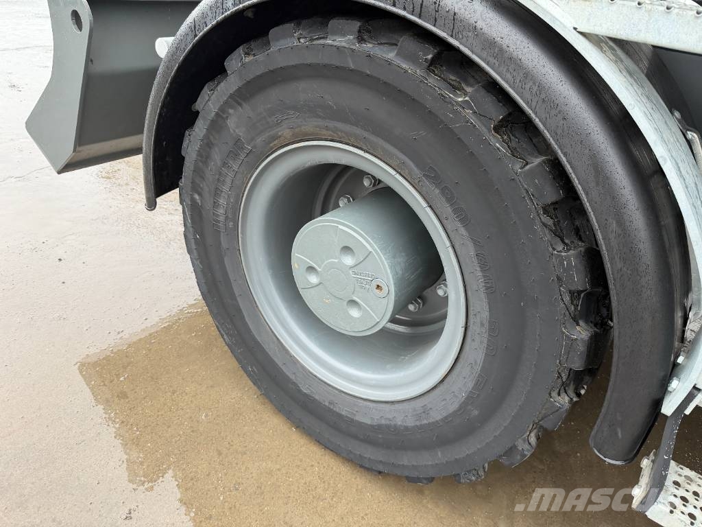 Liebherr A 916 Compact Litronic Ratasekskavaatorid