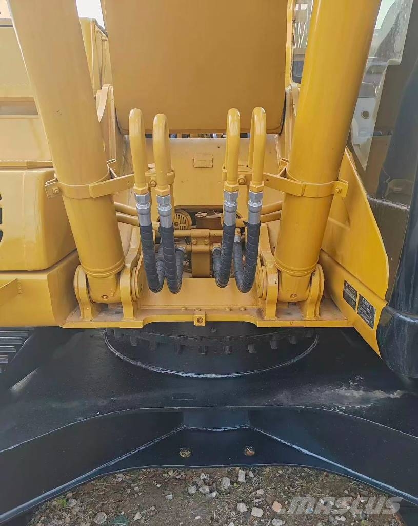CAT 320 C L Lánctalpas kotrók