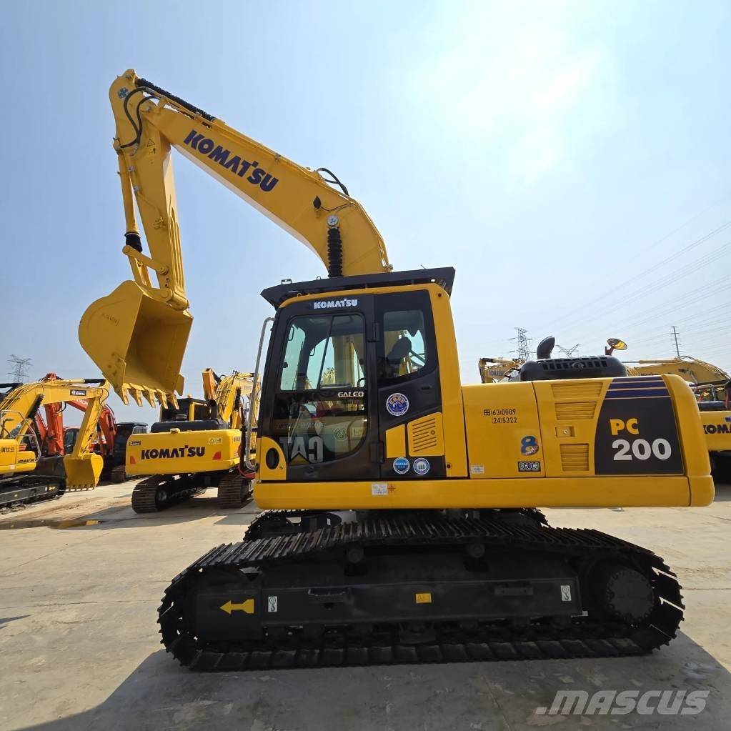 Komatsu PC 200-8 Εκσκαφείς με ερπύστριες