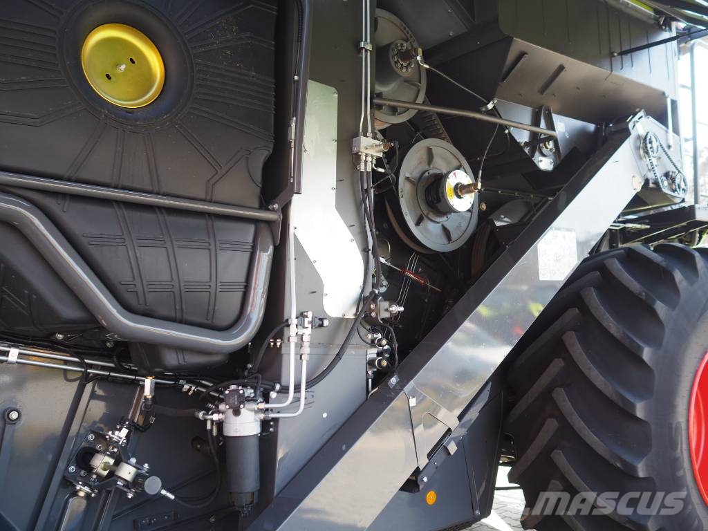 CLAAS Lexion 7500 + V930 Combine harvesters