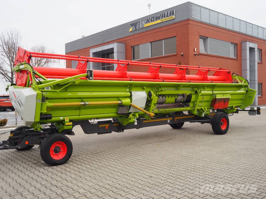 CLAAS Lexion 7500 + V930 Combine harvesters