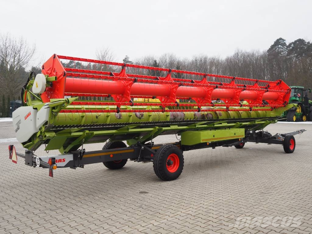 CLAAS Lexion 7500 + V930 Combine harvesters