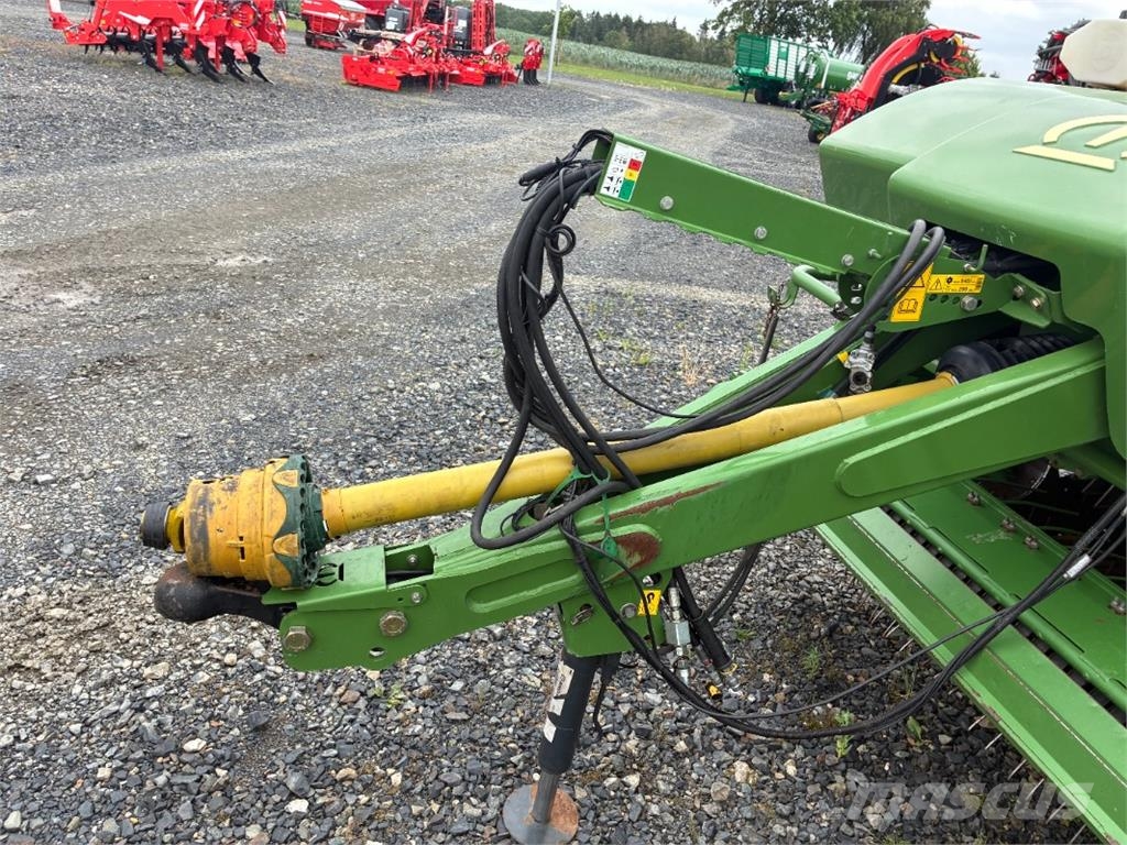 Krone Ultima CF 155 XC 農業機械 -　その他