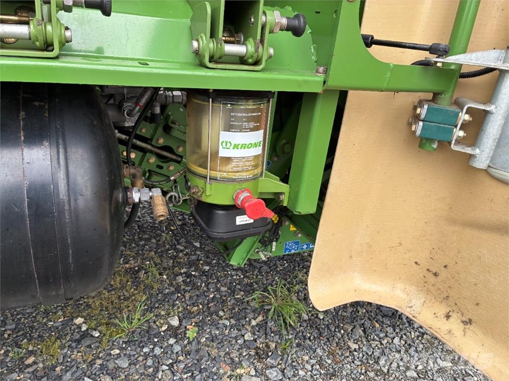 Krone Ultima CF 155 XC 農業機械 -　その他