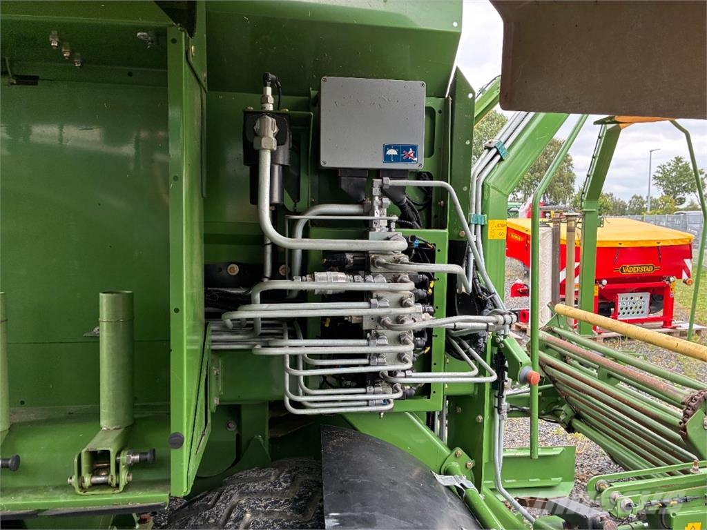 Krone Ultima CF 155 XC 農業機械 -　その他