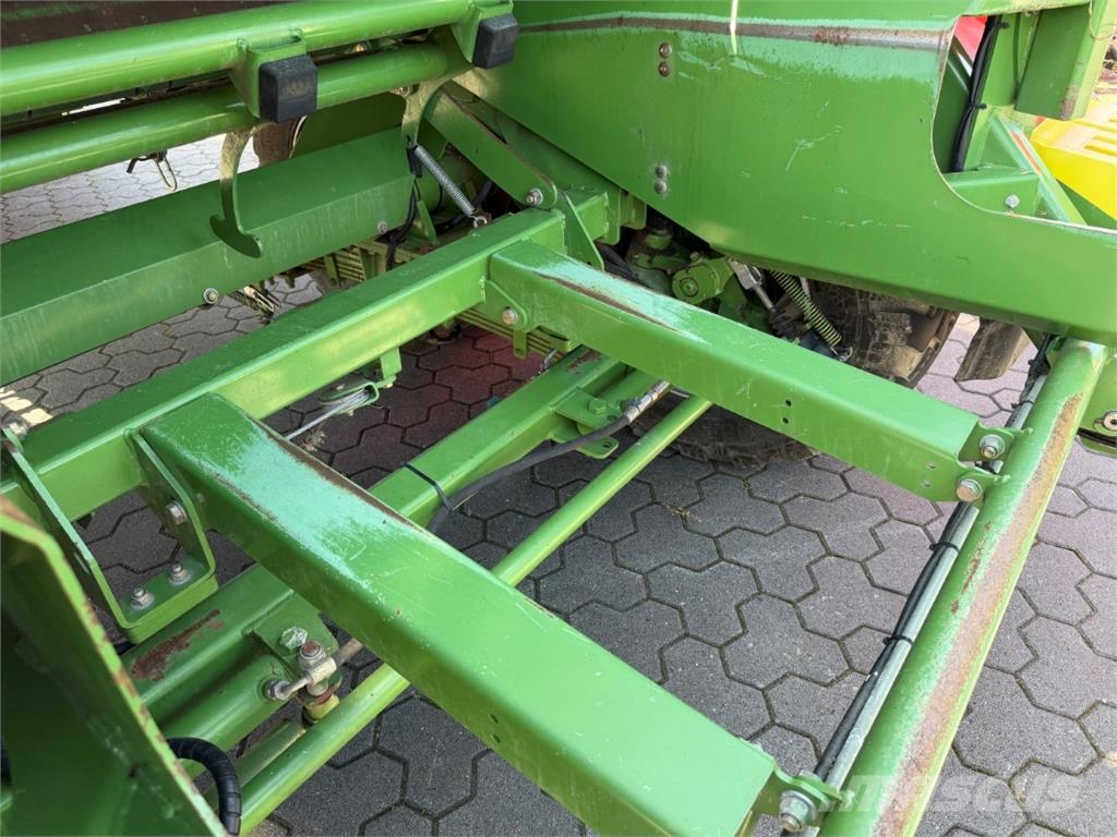 Krone Ultima CF 155 XC 農業機械 -　その他