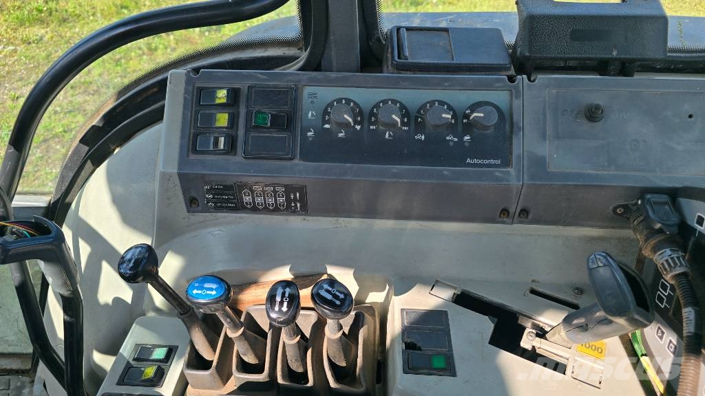 Valtra Valmet 8550 الجرارات