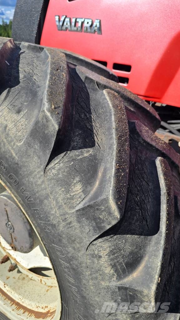 Valtra Valmet 8550 الجرارات