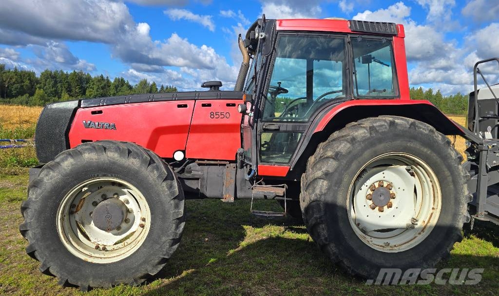 Valtra Valmet 8550 الجرارات