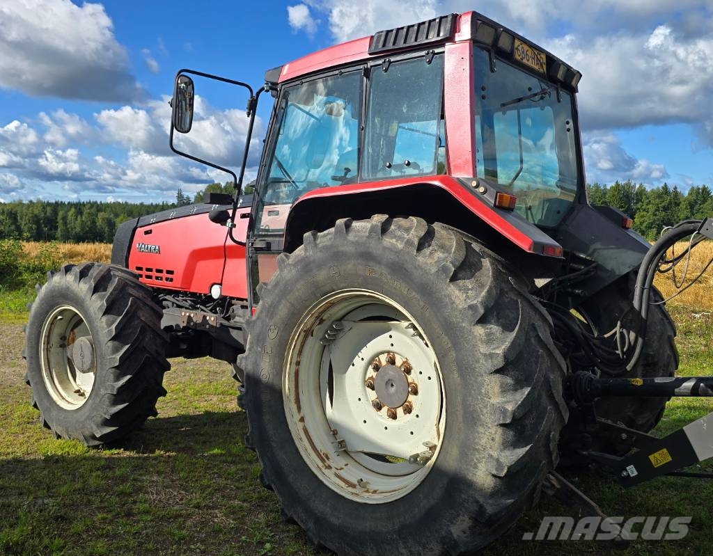 Valtra Valmet 8550 الجرارات