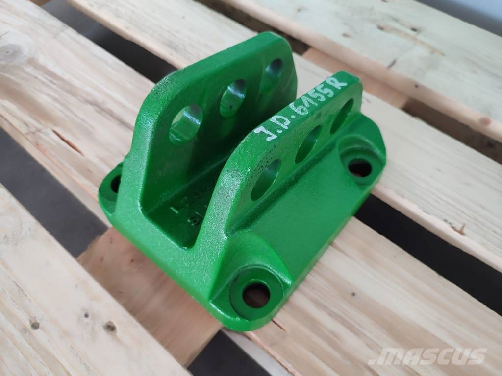 John Deere Central screw hook L204273 JOHN DEERE 6140R Alváz és felfüggesztés