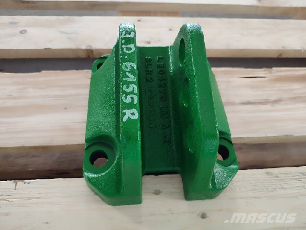 John Deere Central screw hook L204273 JOHN DEERE 6140R Alváz és felfüggesztés