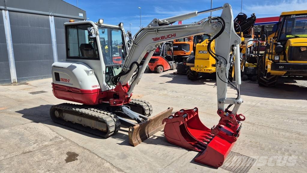 Takeuchi TB235-2 - POWERTILT - 2019 YEAR - 3X BUCKETS - 204 Mini excavators < 7t (Mini diggers)