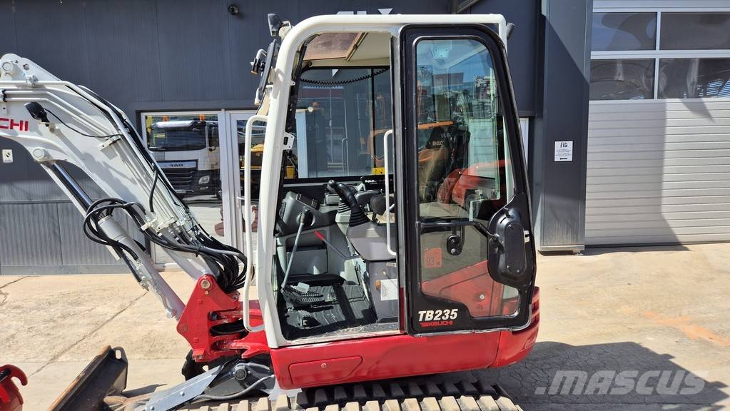 Takeuchi TB235-2 - POWERTILT - 2019 YEAR - 3X BUCKETS - 204 Mini excavators < 7t (Mini diggers)
