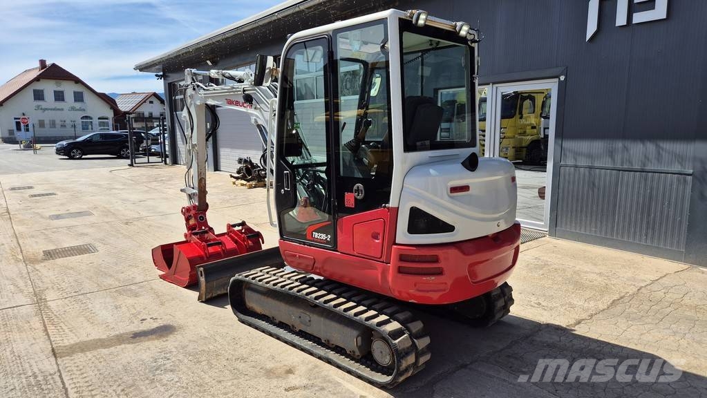 Takeuchi TB235-2 - POWERTILT - 2019 YEAR - 3X BUCKETS - 204 Mini excavators < 7t (Mini diggers)