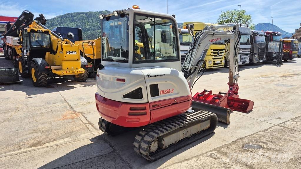 Takeuchi TB235-2 - POWERTILT - 2019 YEAR - 3X BUCKETS - 204 Mini excavators < 7t (Mini diggers)