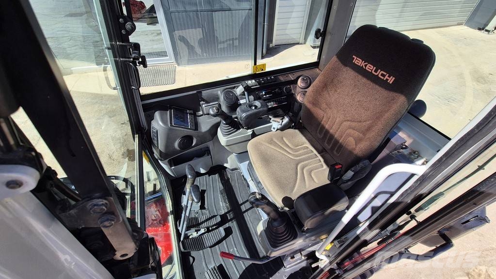 Takeuchi TB235-2 - POWERTILT - 2019 YEAR - 3X BUCKETS - 204 Mini excavators < 7t (Mini diggers)