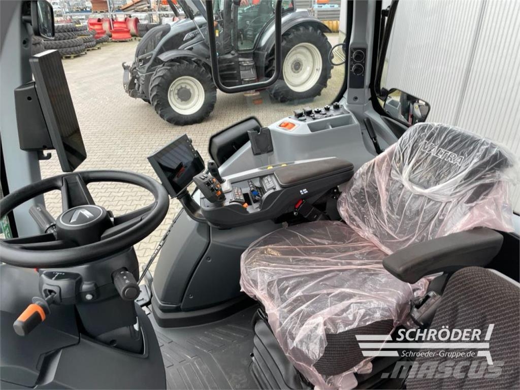 Valtra T 175 ED Traktory