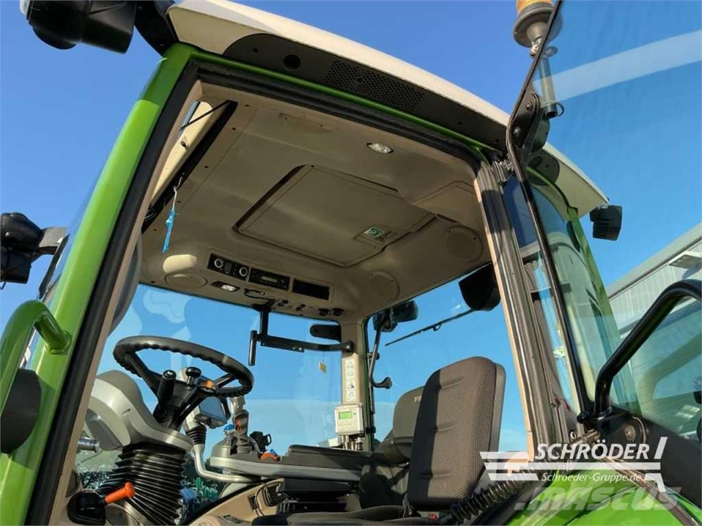 Fendt 724 VARIO S4 PROFI PLUS Трактори