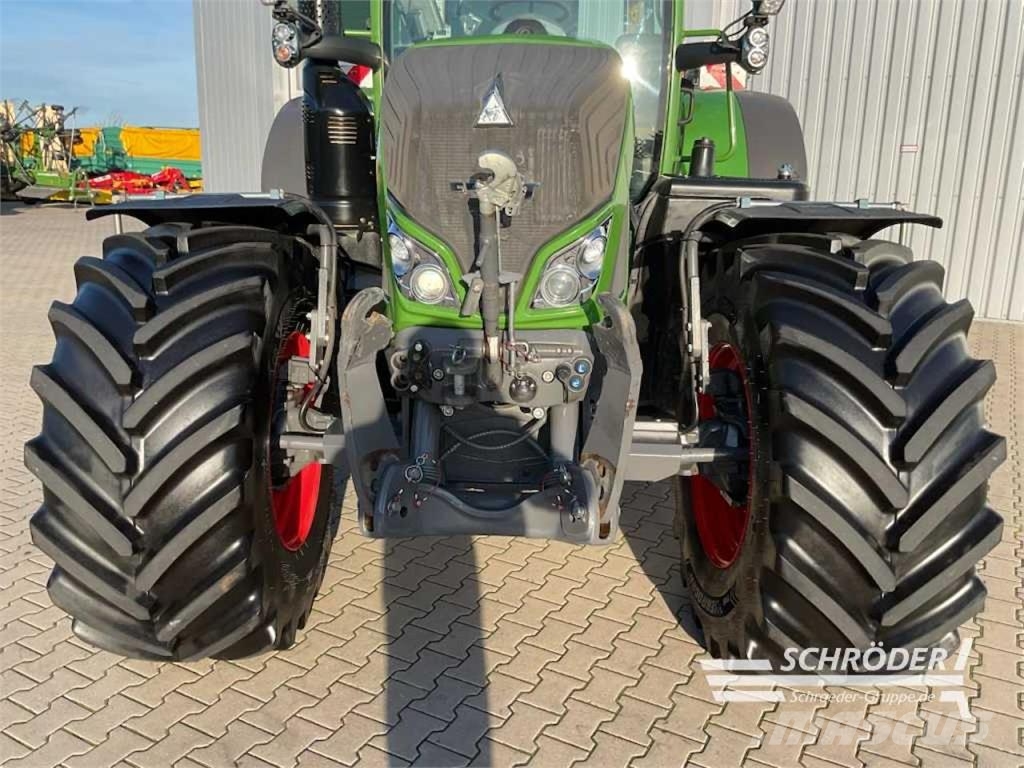 Fendt 724 VARIO S4 PROFI PLUS Трактори