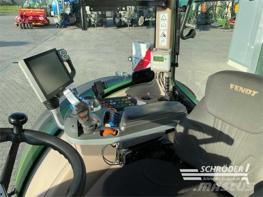 Fendt 724 VARIO S4 PROFI PLUS Трактори